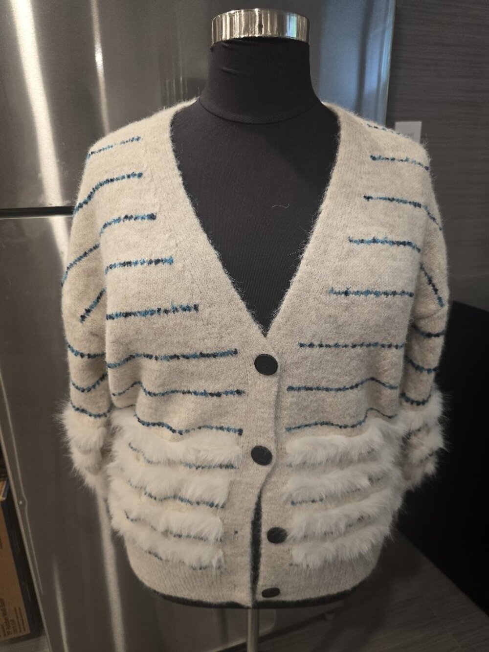 Cozy Oversized Cardigan with Blue Striped Detailing and Fluffy Faux Fur Accents